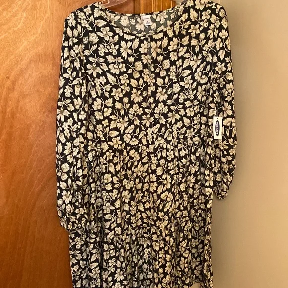 white long sleeve dress with pockets White Linen Maxi Dress with Long Sleeves & Pockets main image 1